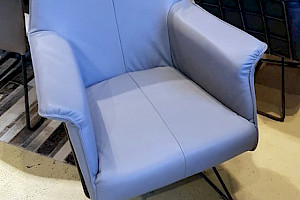 Designer Armlehnstuhl von Jess Design blau