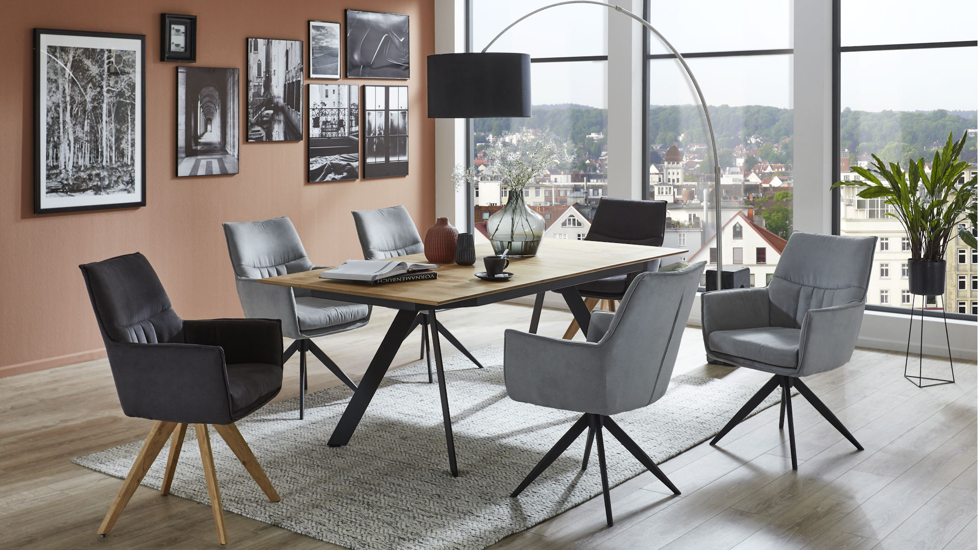 Tischgruppe Z19703 mit Komfort-Schalensessel