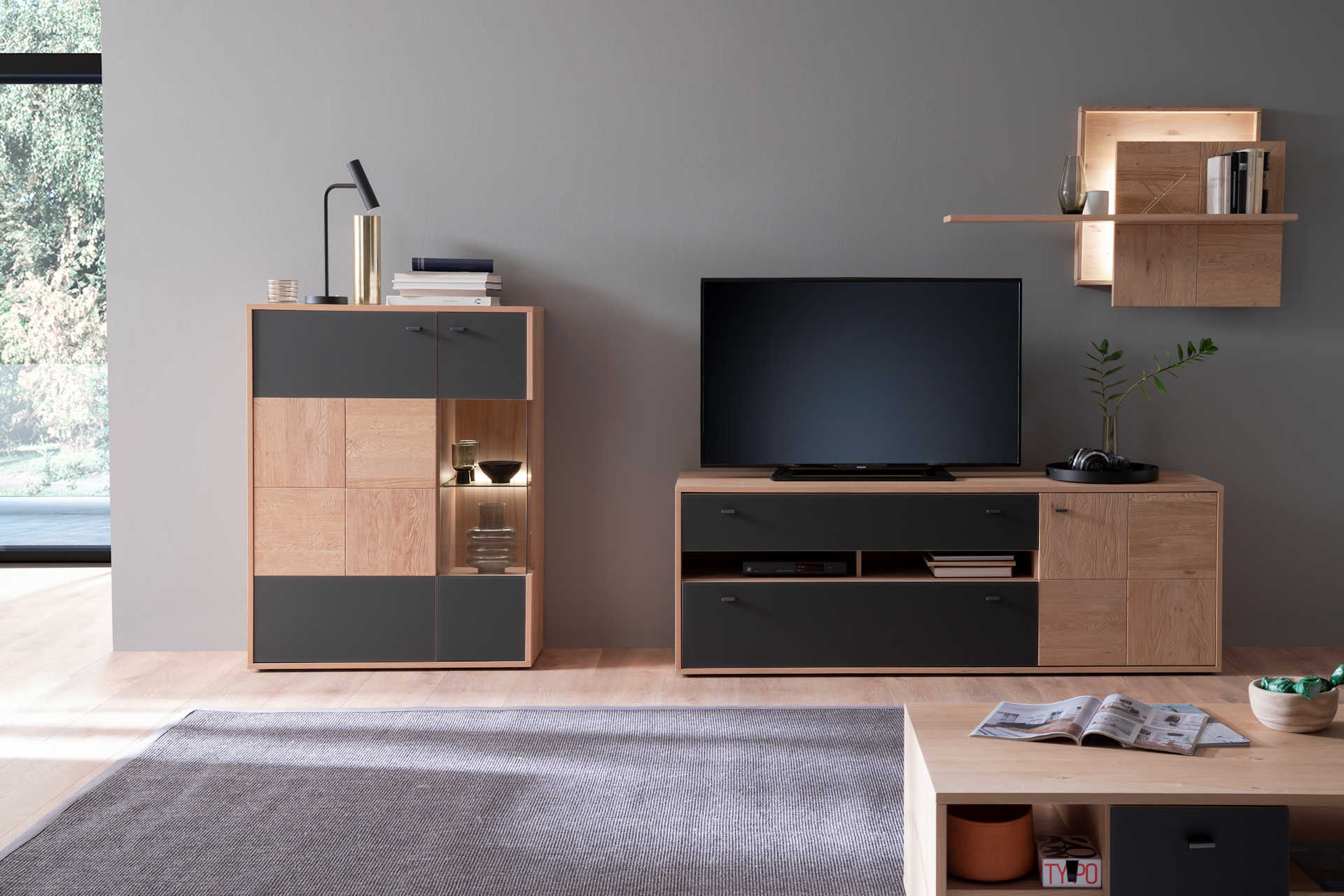 Wohnwand Z20883-1 Balkeneiche mit satinierter Glasfront