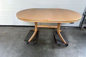 Esstisch in Buche natur, oval, ausziehbar