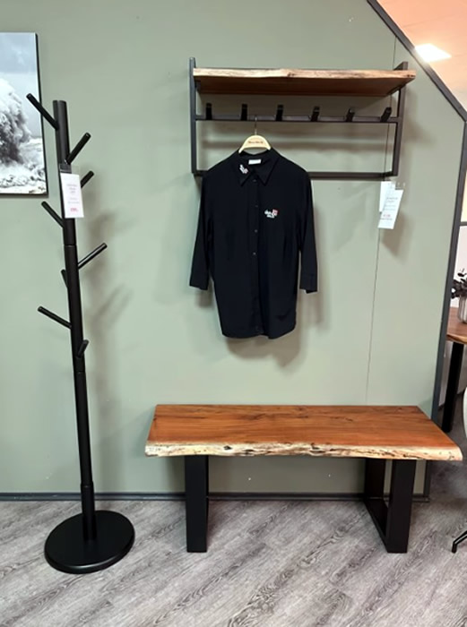 Garderobe Akazie massiv mit Baumkante, Metall