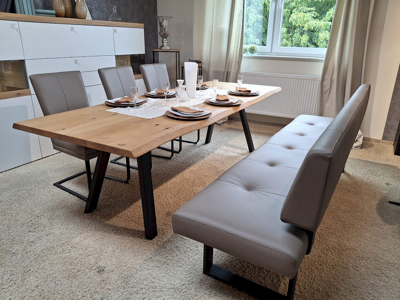 Essgruppe | Tisch, Bank, 3 Stühle