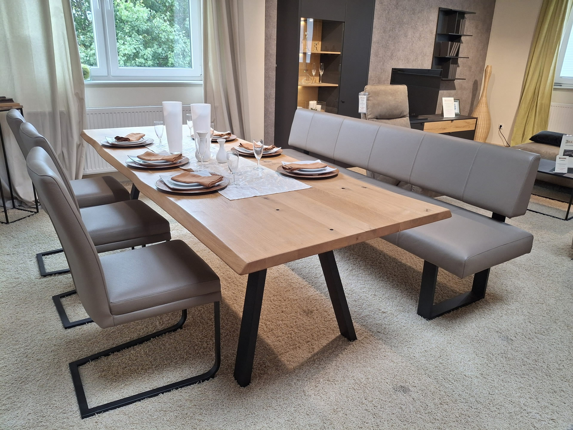 Essgruppe | Tisch, Bank, 3 Stühle