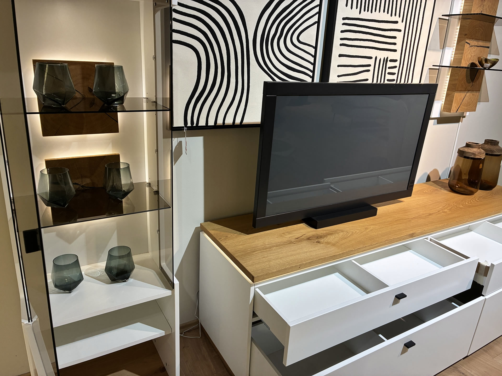 Wohnwand Mailand in Wildeiche - Soft White