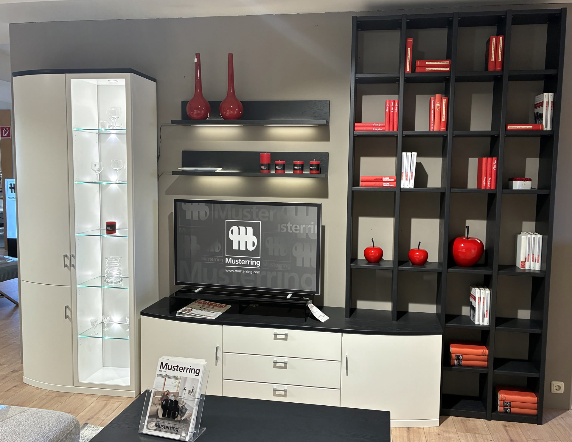 Musterring KIRA Wohnkombination mit Regal