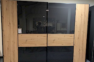 Kleiderschrank